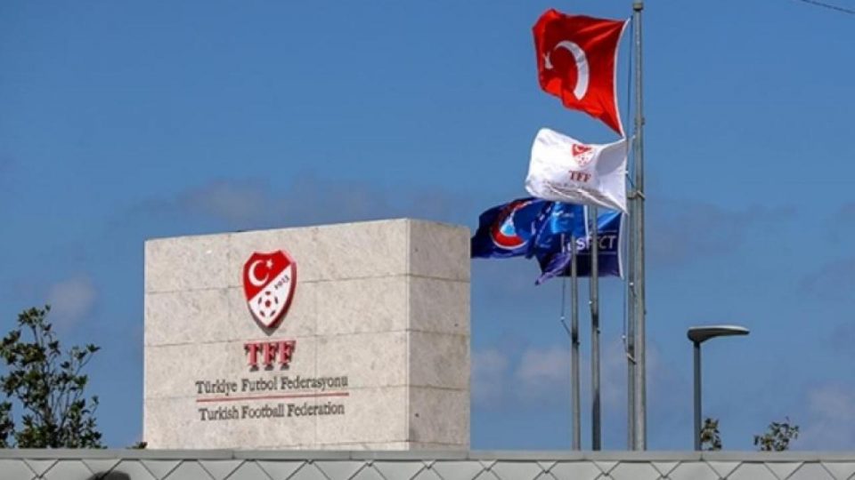 Fenerbahçeli futbolcu İsmail Yüksek PFDK’ye sevk edildi